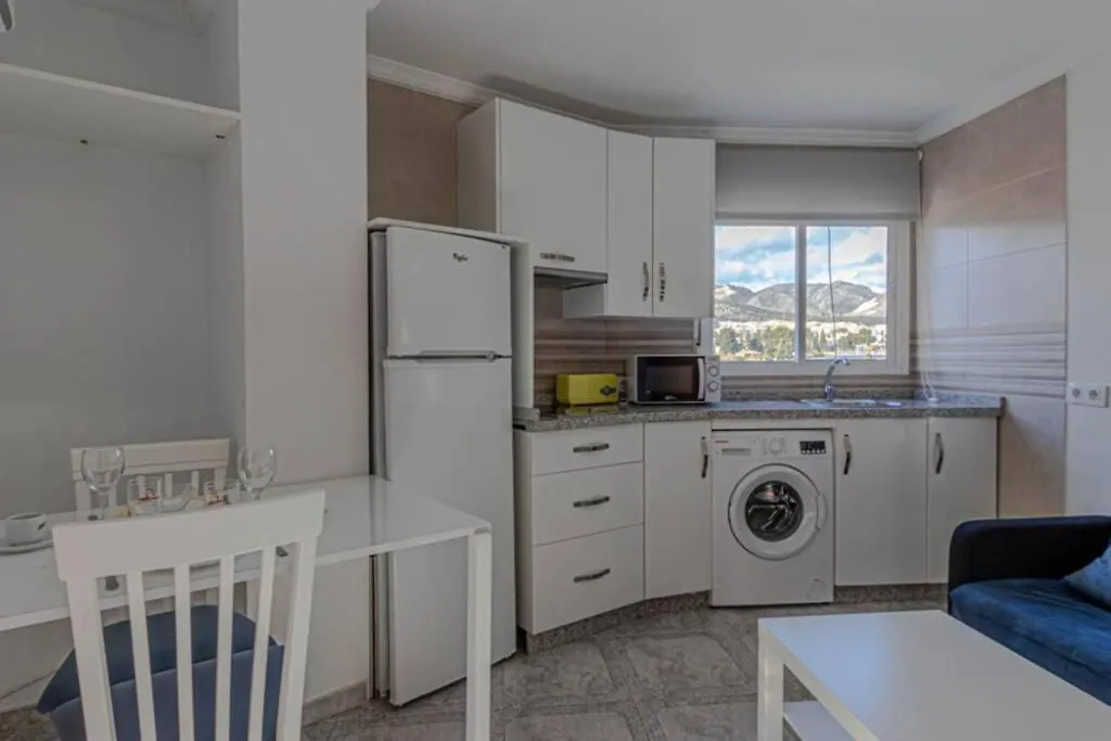 Apartment 797 Holiday Rentals - Amplio Estudio En Puerto Marina Benalmadena