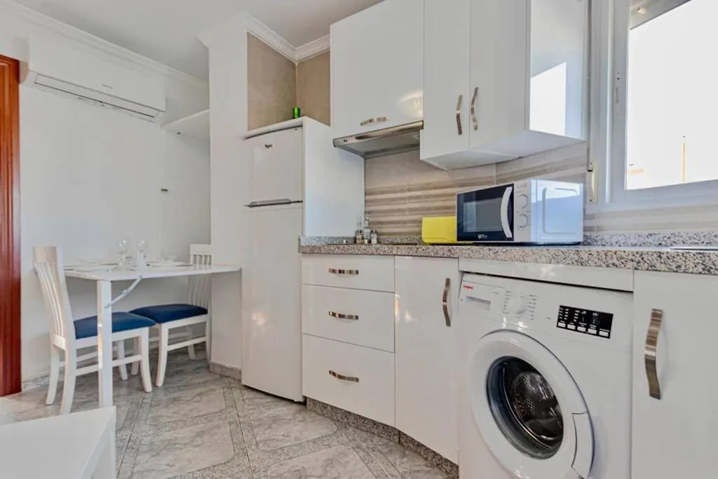 797 Holiday Rentals - Piso en Puerto Marina a 1 min de la playa Benalmádena 0*,