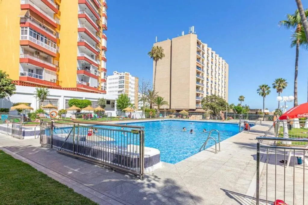 Apartamento 797 Holiday Rentals - Piso en Puerto Marina a 1 min de la playa Benalmádena España