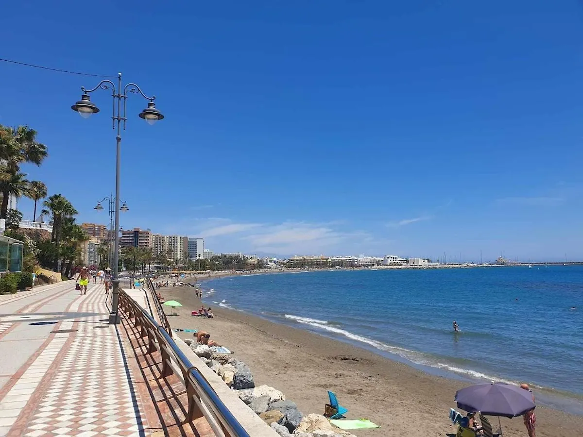 797 Holiday Rentals - Piso en Puerto Marina a 1 min de la playa Benalmádena Apartamento