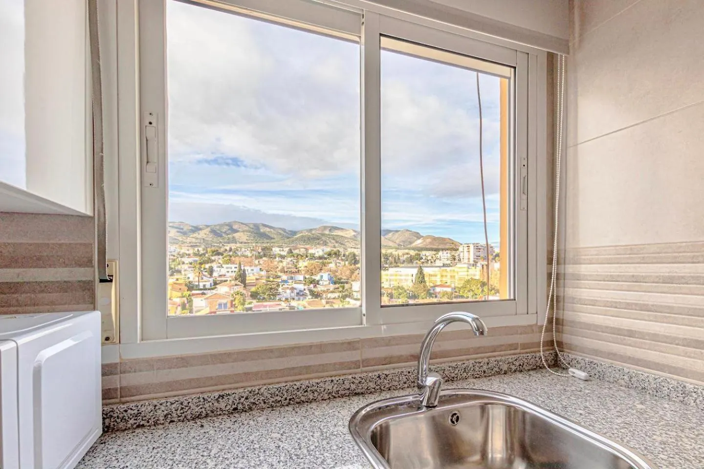 797 Holiday Rentals - Piso en Puerto Marina a 1 min de la playa Benalmádena 0*,  España