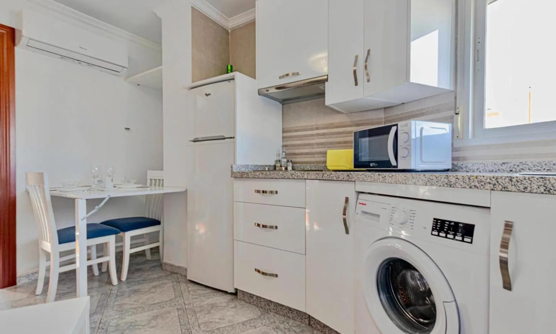 797 Holiday Rentals - Piso en Puerto Marina a 1 min de la playa Benalmádena